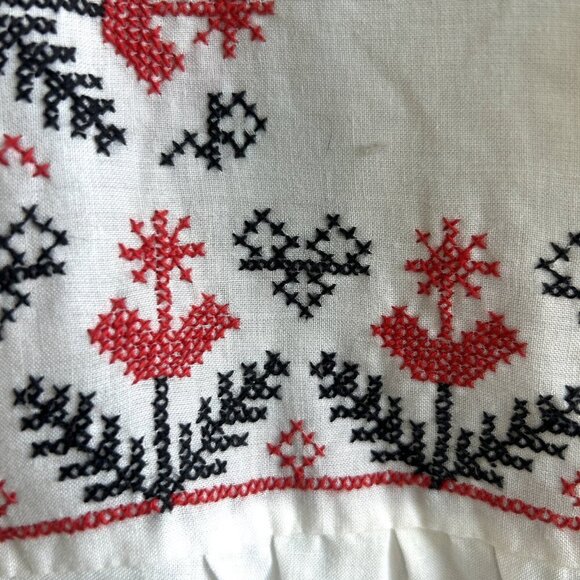 Romanian Vintage Hand Embroidered Cross Stitch Folk Peasant Blouse - Picture 6 of 10